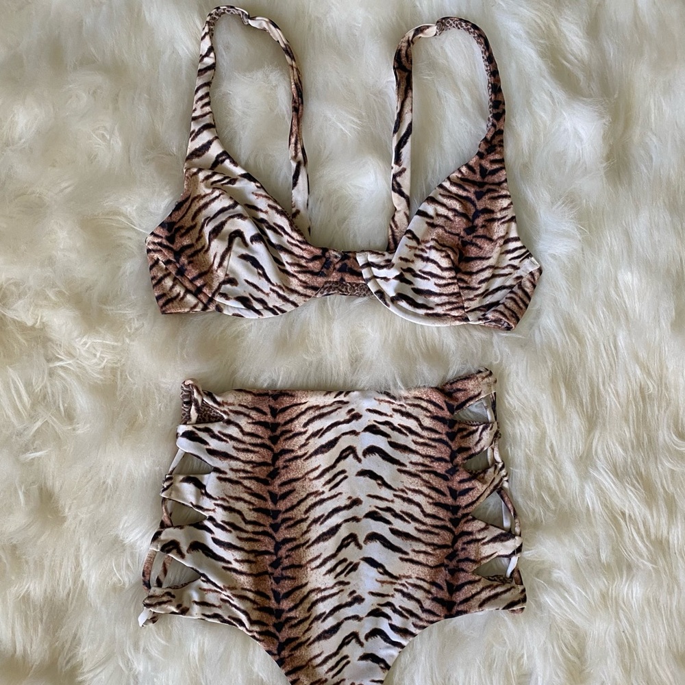 NWOT tiger bikini set